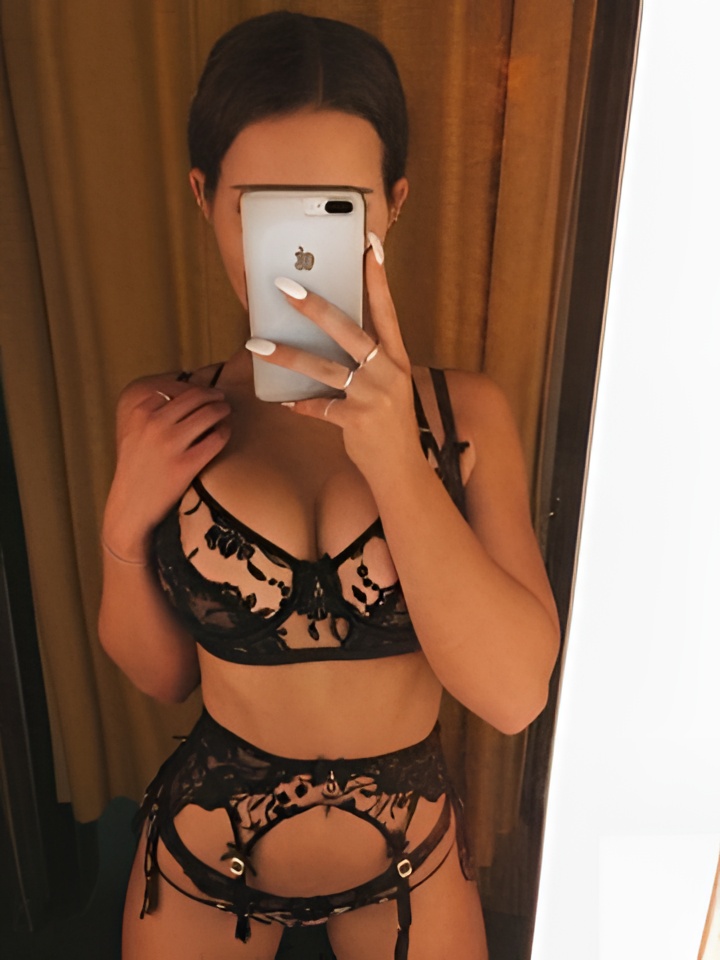 Сабина привлекальеная девушка из Нальчика цена от 2500 руб