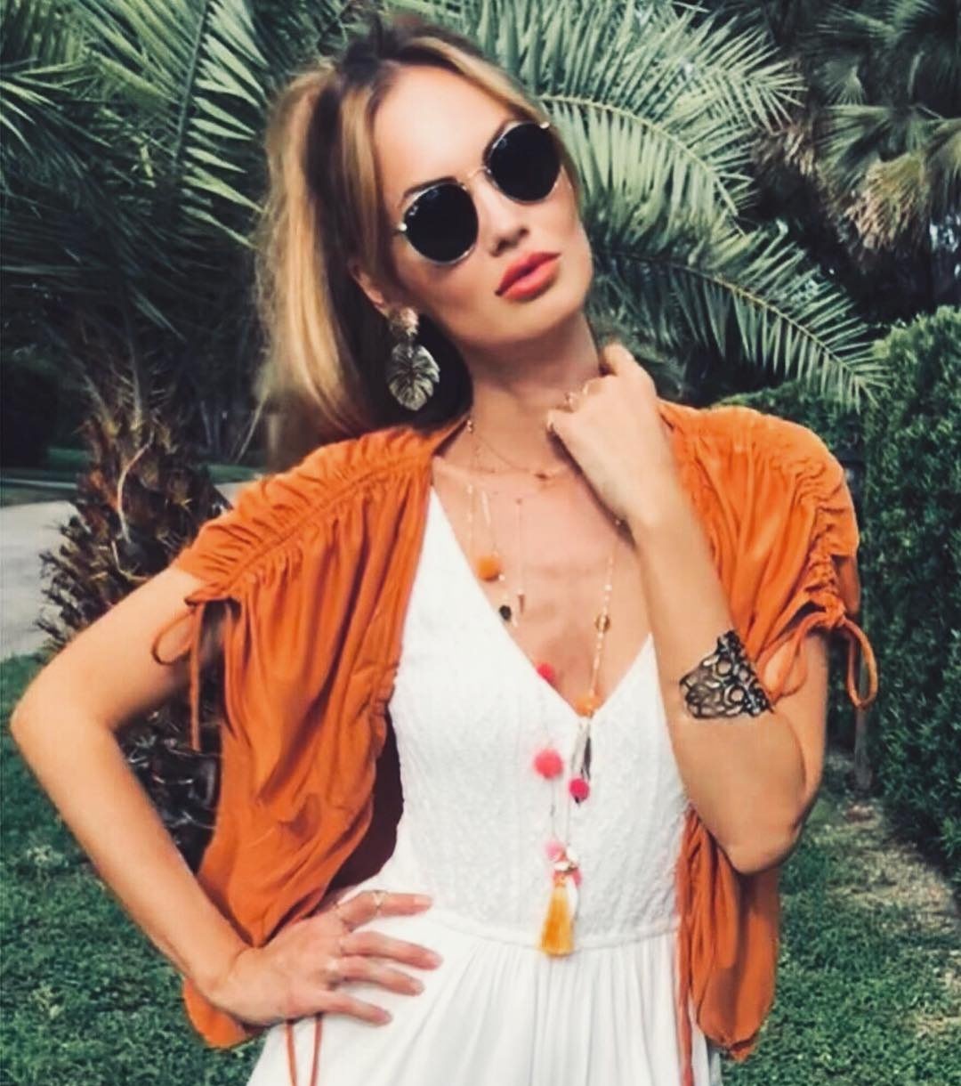 Ольга привлекальеная девушка из Нальчика цена от 3000 руб