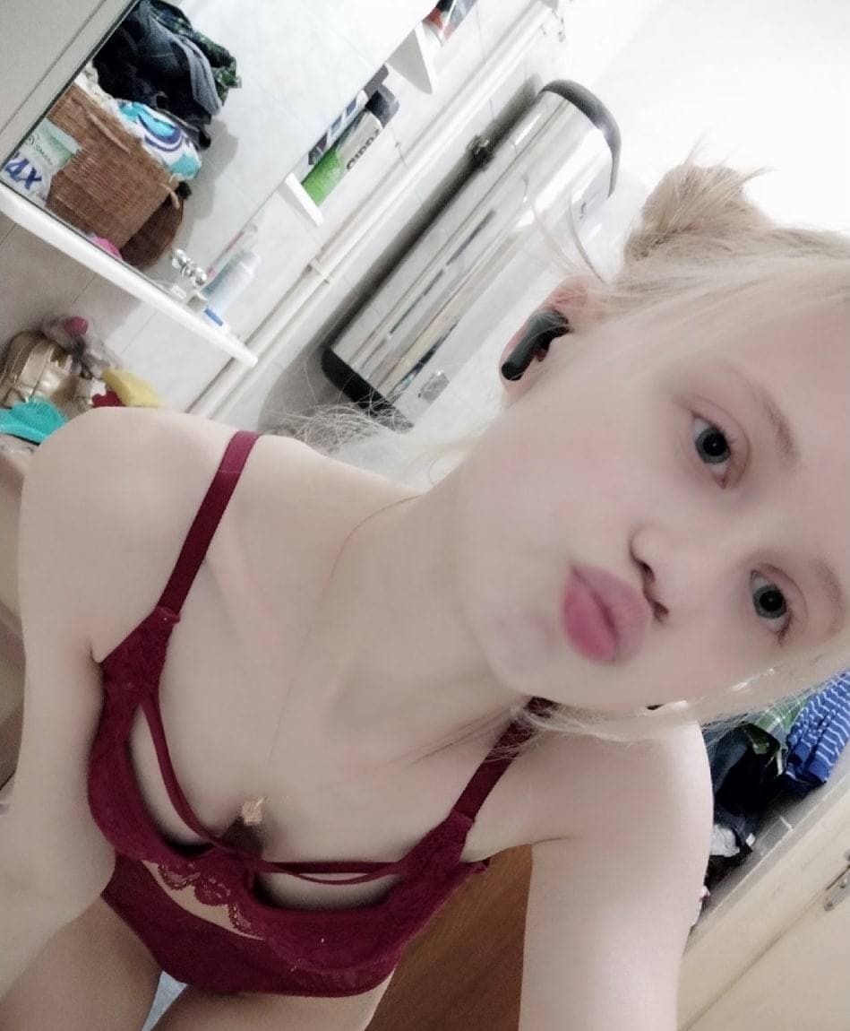 Регина привлекальеная девушка из Нальчика цена от 3000 руб