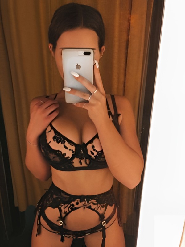 Сабина привлекательная девушка из Нальчика цена от 2500 руб